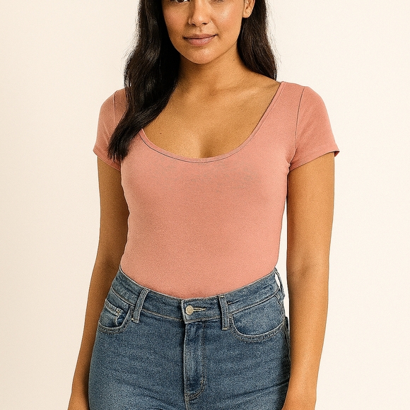 GUESS Powder Pink Round Neck Bodysuit M S/S Snap Closure Ribbed Logo Girlhoodcor - Picture 1 of 7